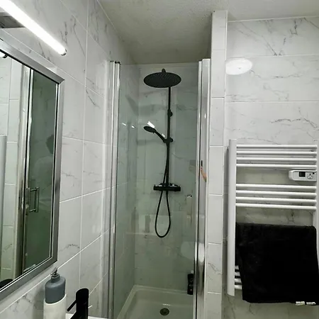 Apartamento Dans Résidence étudiante Proche Du Port De Niza